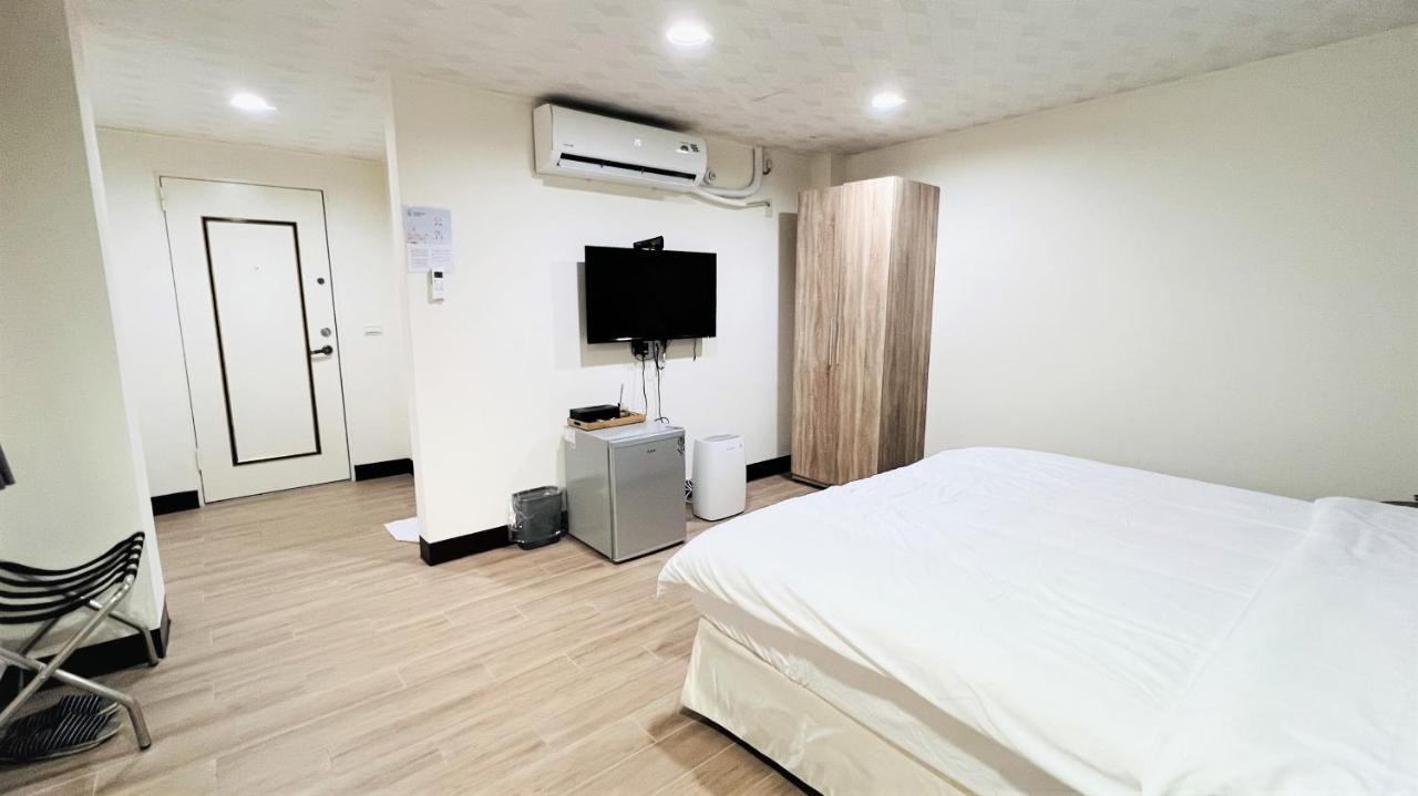 Shining House Tainan Exterior foto